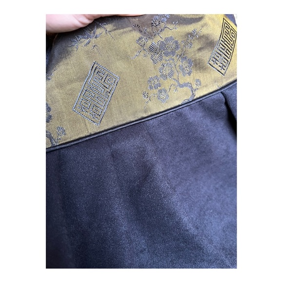 Red Blossom Chartreuse Green Silk Jacquard and Black Old Shanghai Shoulder Bag - Picture 7 of 13